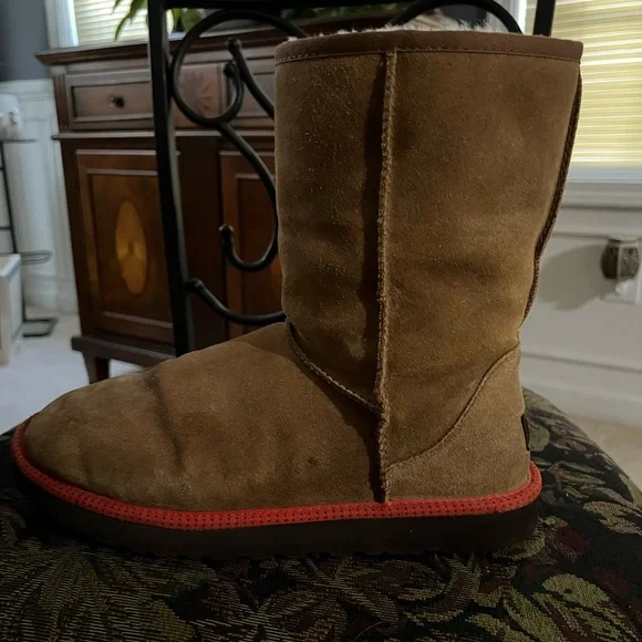 UGG Men's Classic Short Boots with Red Sole - Picture 7 of 11